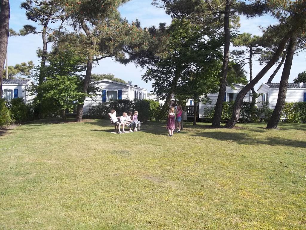 Camping Paradis Les Galets De La Molliere Кайё-сюр-Мер Экстерьер фото